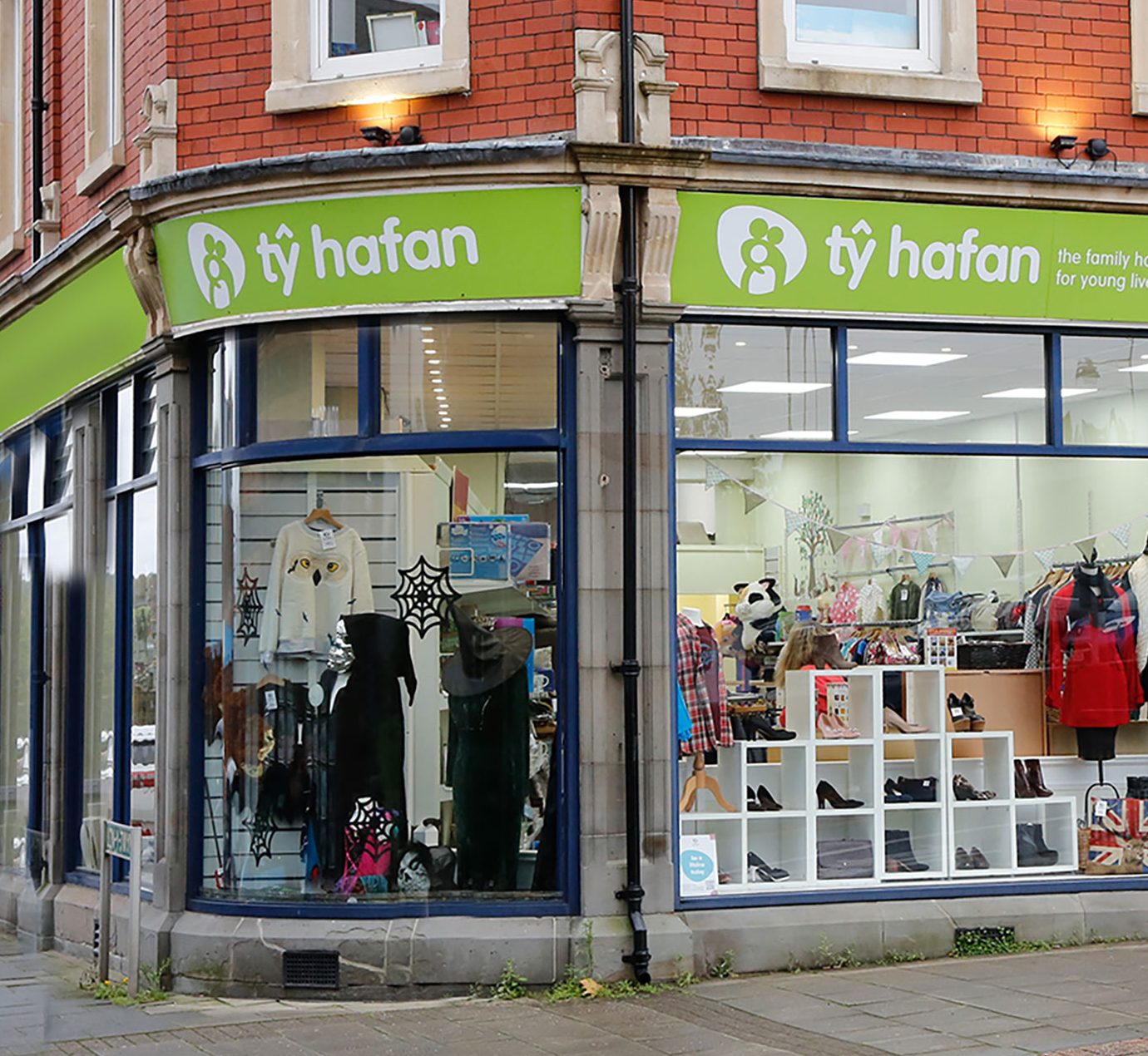 find-your-nearest-ty-hafan-shop-hero