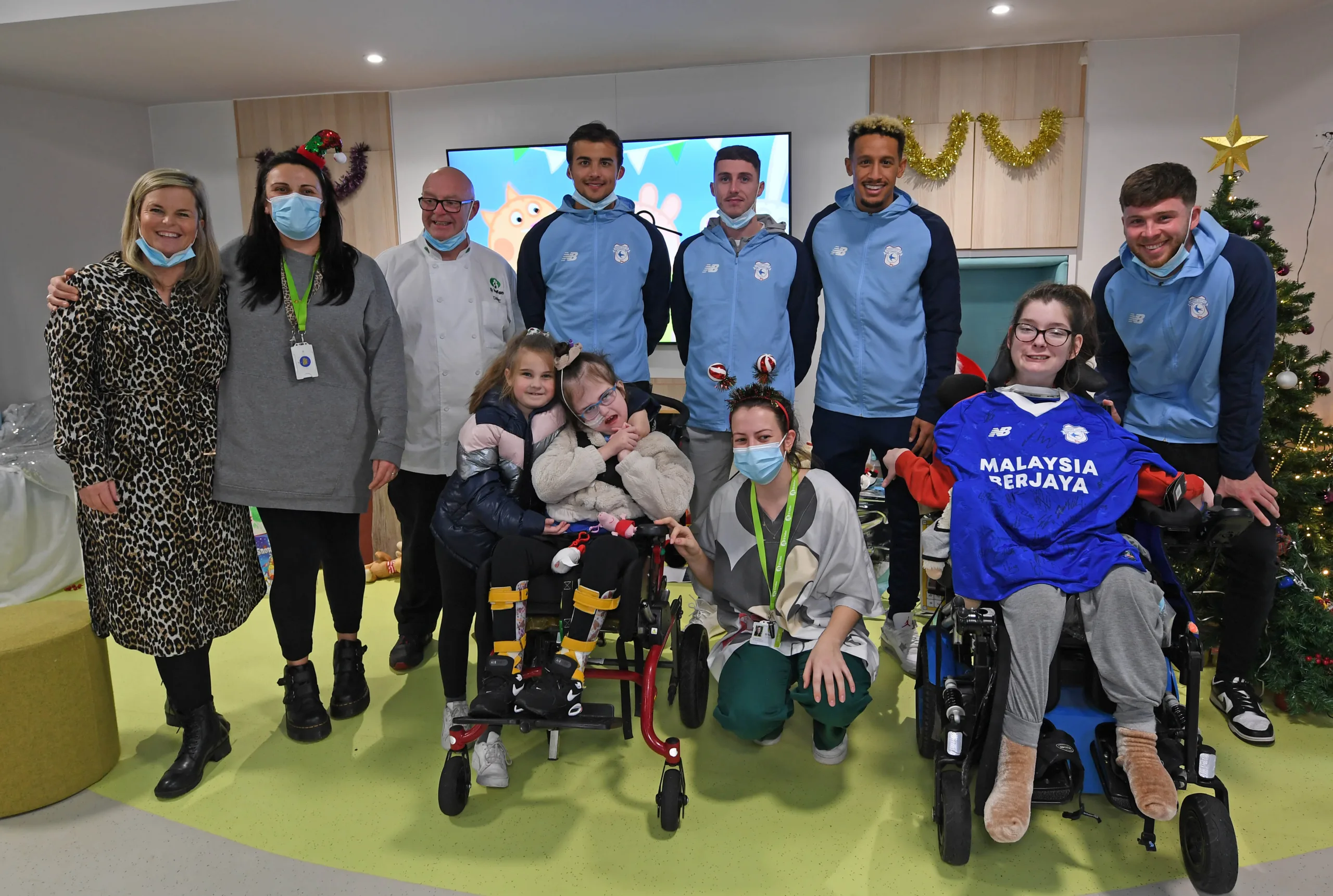 Cardiff City fc visits ty Hafan