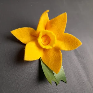 st davids day daffodil badge