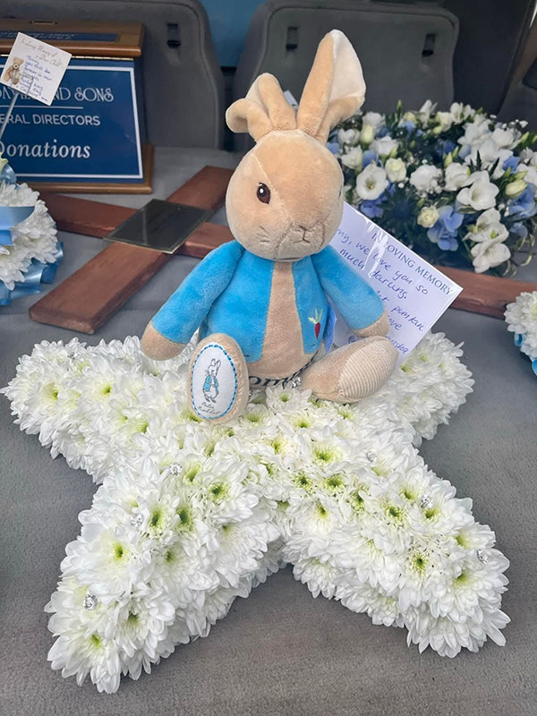 Tommy Keeble bunny and flowers